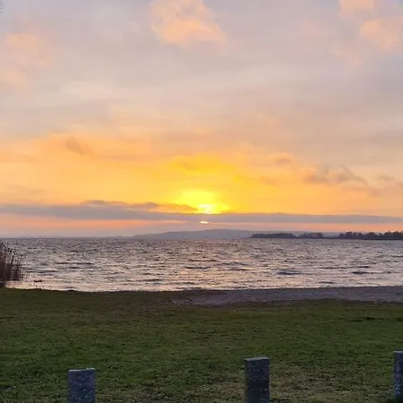 Maison d'hôtes Ausflugsrestaurant & Aalbude & Hausflossvermietung 15 Ps Am Kummerower See-verchen