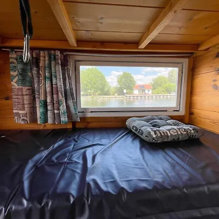 Maison d'hôtes Ausflugsrestaurant & Aalbude & Hausflossvermietung 15 Ps Am Kummerower See-verchen Dargun