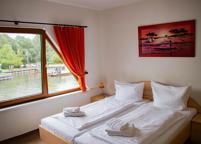 Ausflugsrestaurant&pension Aalbude&hausfloßvermietung 15 Ps Am Kummerower See-verchen Dargun